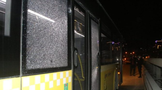 İki İETT otobüsüne taşlı saldırı