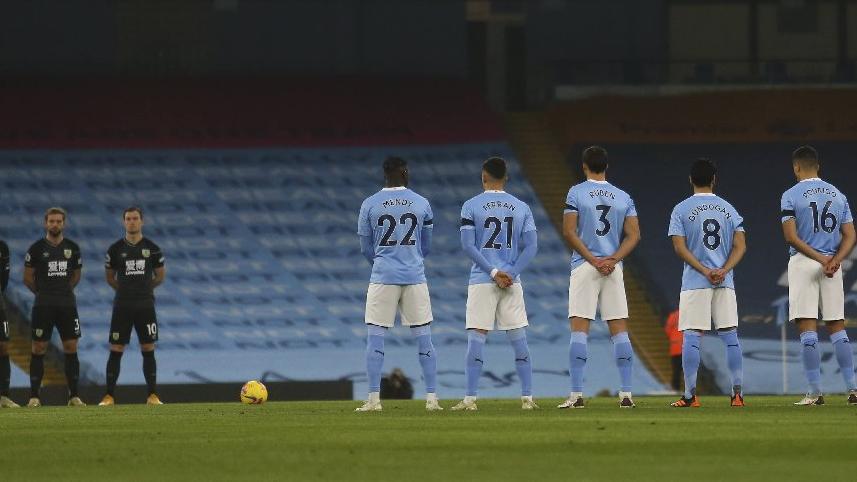 İngiltere Premier Lig yeniden kepenkleri indirebilir!