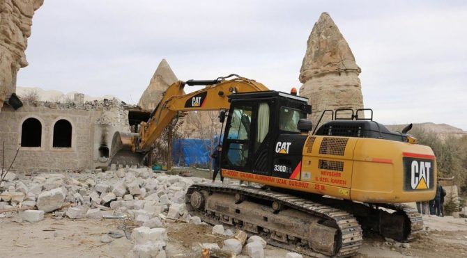 Kapadokya’da belediye başkanının oğlunun iş yeri yıkıldı