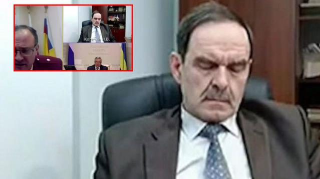 Rusya'da teftiş müdürü koronavirüs toplantısında horlaya horlaya uyudu