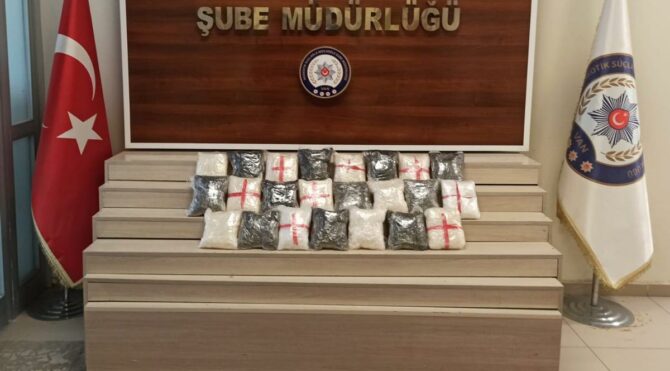 Van’da 23 kilo 105 gram metamfetamin ele geçirildi