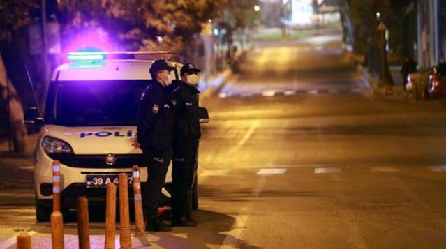 Yılbaşında uygulanacak 80 saatlik sokağa çıkma kısıtlaması başladı