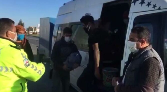 15 kişilik minibüsten 34 kişi çıktı