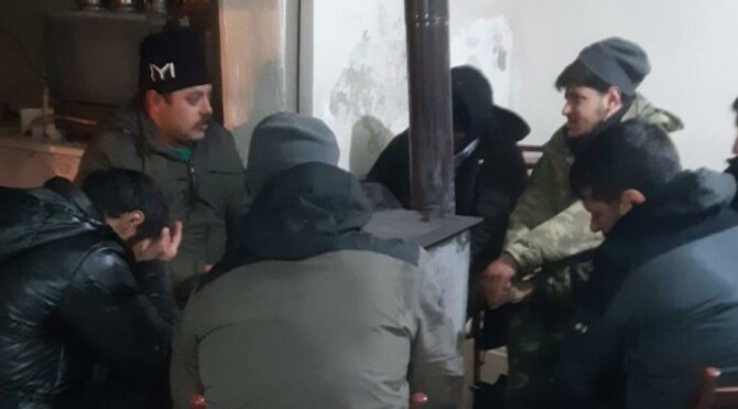 8 dağcı 9 saat sonra bulundu