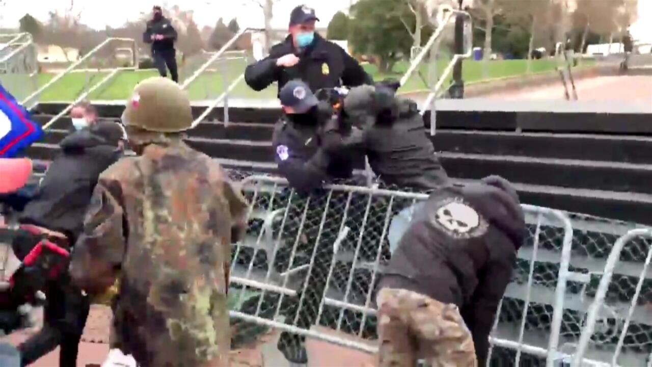 ABD'de kanlı kongre baskınına dair yeni görüntüler | Video