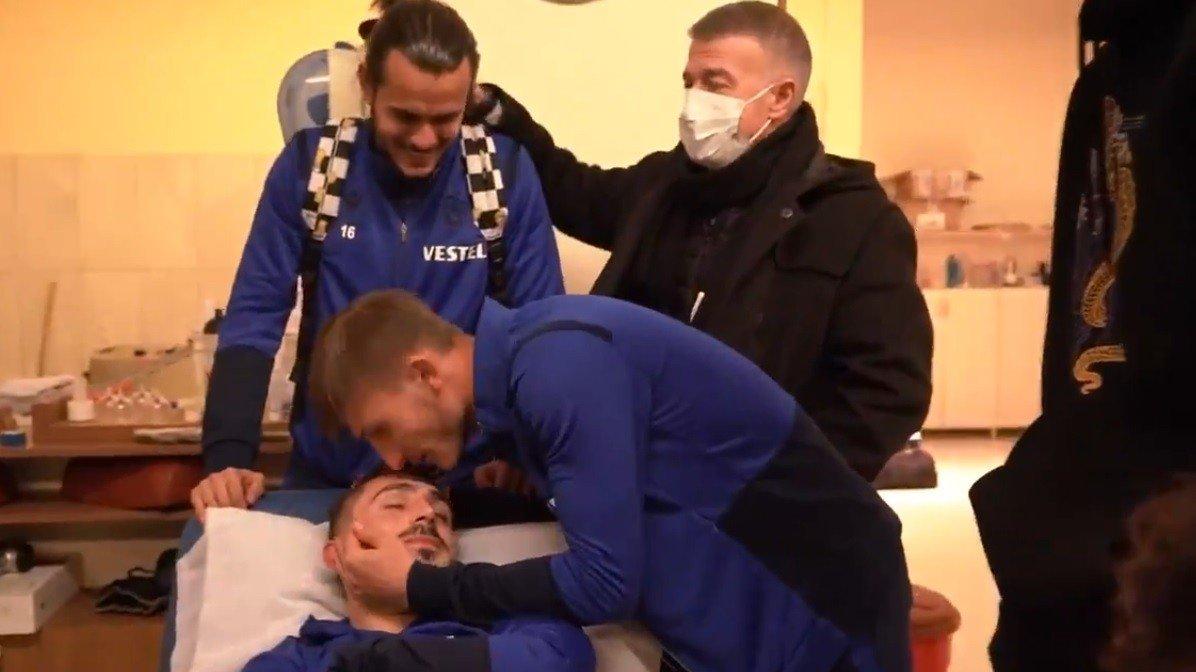 Abdülkadir Ömür tedavisi için İstanbul’a gitti