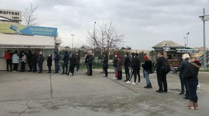 Akbil bayilerinde İstanbulkart ile HES kodu eşleştirme kuyruğu