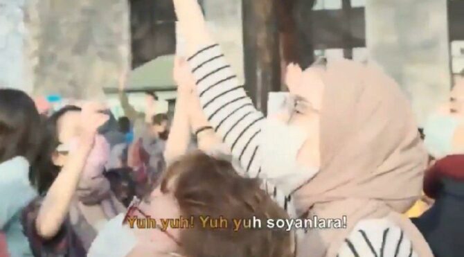 AKP’li Ardıç’a yanıt: Vitrin mankeni değil okulumu savunan Boğaziçiliyim