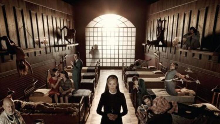 American Horror Story Dizisinin Konusu Nedir? Oyuncuları Ve İsimleri Neler? American Horror Story Dizisi Kaç Sezon Kaç Bölüm?