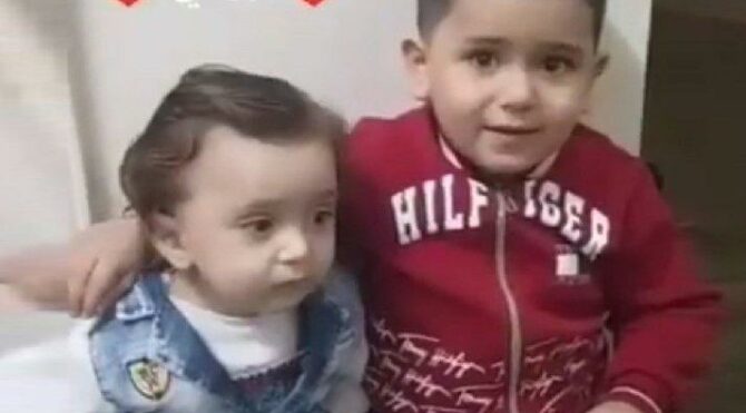 Annelerinin üşümemeleri için evde bıraktığı iki kardeş yanarak öldü