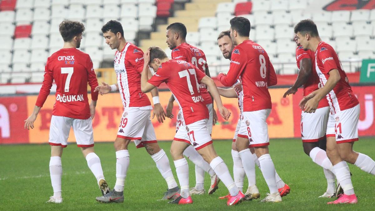 Antalyaspor ilk deplasman galibiyetini arıyor