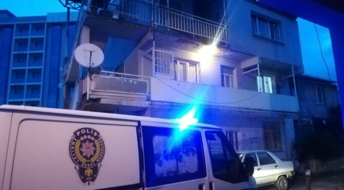 Baltayla saldırdı! ‘Karımı öldürdüm polisi çağırın’