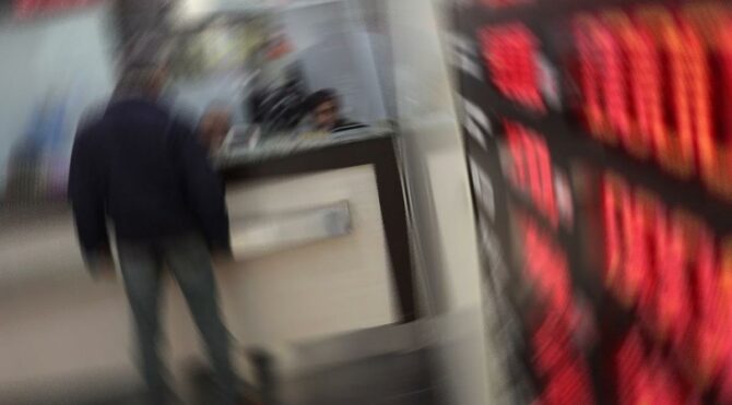 Banka ve döviz bürosu çıkışında vatandaşın kâbusu oldular