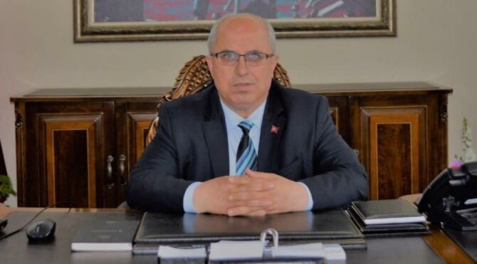 Belediye başkanı corona virüse yenildi