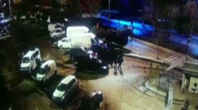 Belediye başkanının koruma ekibine minibüs çarptı