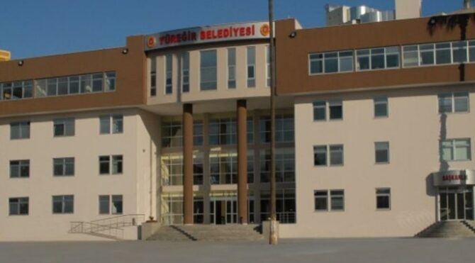 Belediye hesabından usulsüz para transfer eden memur tutuklandı