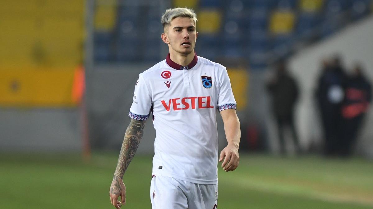 Berat Özdemir ilk maçında büyüledi