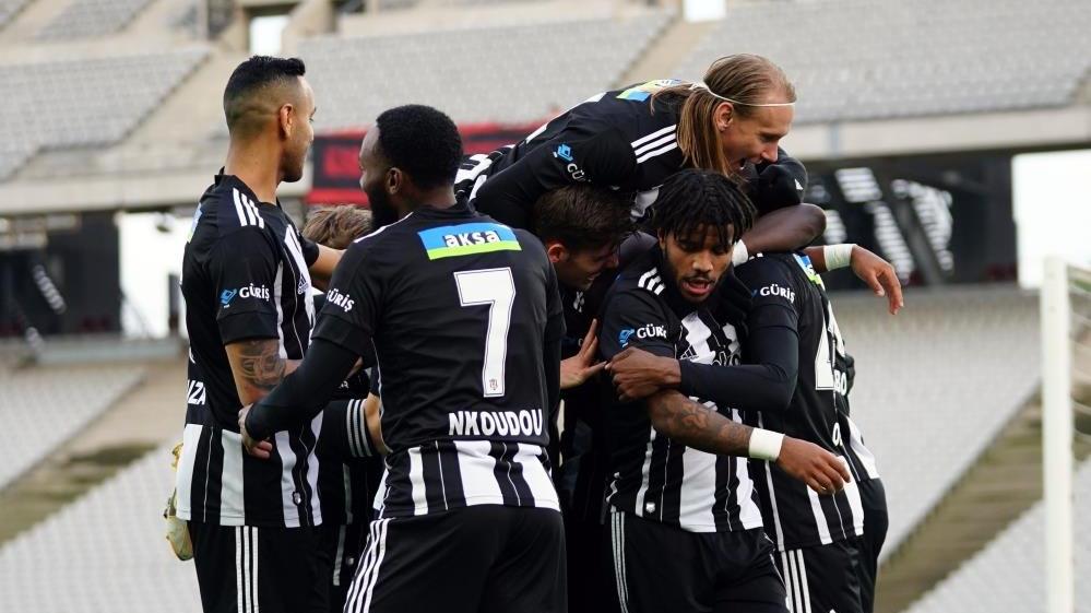 Beşiktaş’ta şampiyonluk alameti