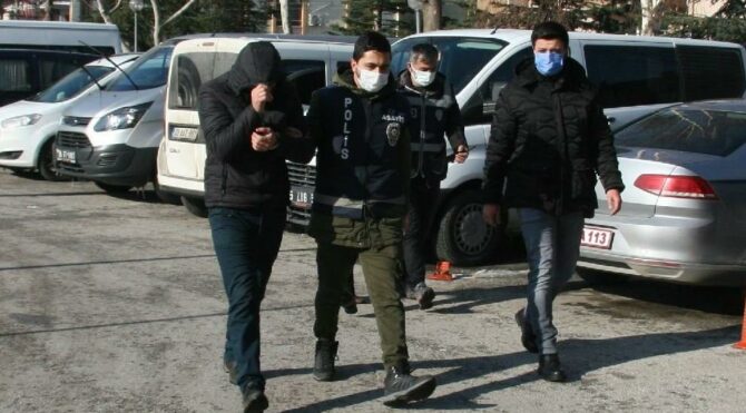 Bir tekel bayisinden çalıp diğerine sattılar