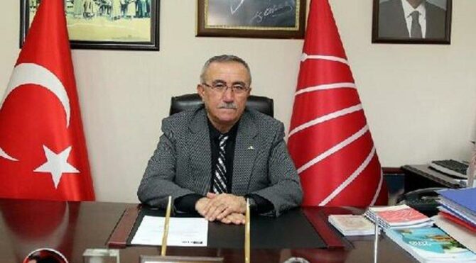 CHP ilçe başkanı, belediye başkanını yalanladı