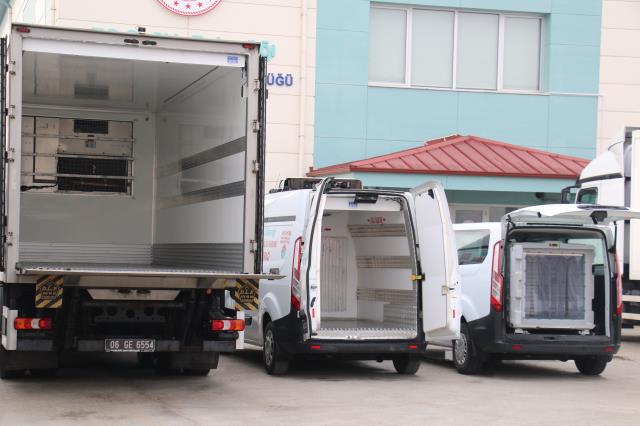Çin'den Türkiye'ye getirilen koronavirüs aşıları, özel soğutma sistemine sahip araçlarla illere dağıtılacak