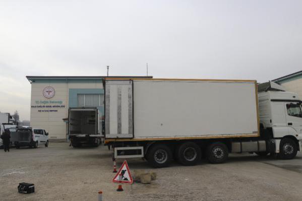 Çin'den Türkiye'ye getirilen koronavirüs aşıları, özel soğutma sistemine sahip araçlarla illere dağıtılacak