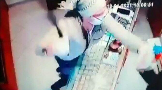 Coplu altın soygunu kamerada