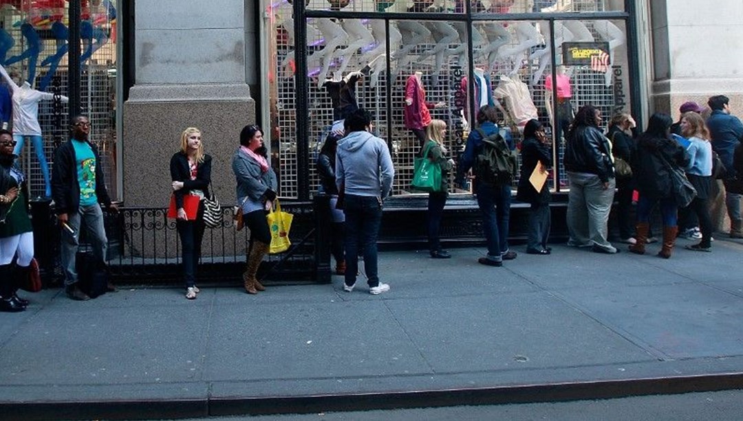 Covid-19’un ekonomik etkisi: 225 milyon kişi işsiz kaldı,
zenginler 500 milyar dolar kazandı