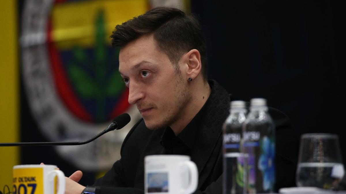 Daum’dan Mesut Özil yorumu: Köpek balığı havuzuna atladı