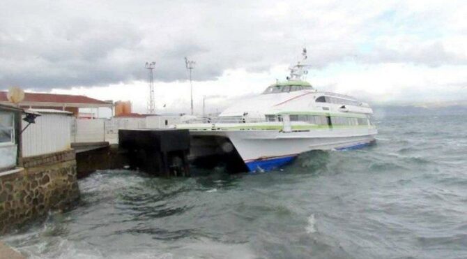 Deniz ulaşımına fırtına engeli