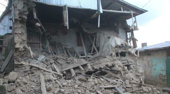 “Depremin üzerinden bir yıl geçti, köylere bir çivi bile çakılmadı”