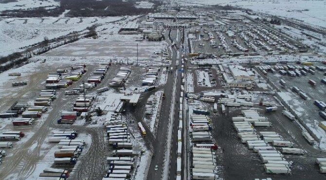 Edirne’de sınır kapılarında TIR yoğunluğu