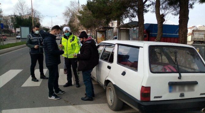 Emanet aldığı arabanın yakalamalı olduğunu öğrenince şaşkına döndü