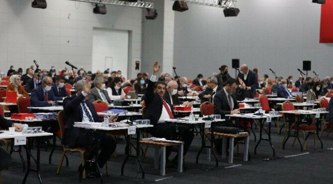 Esenler Spor Kompleksi’nin işletmesi İBB’den alınıp, AKP’li belediyeye verildi