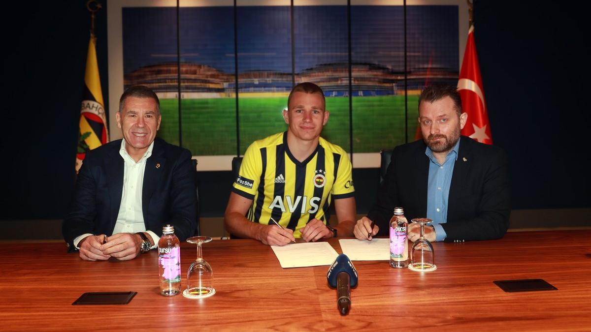 Fenerbahçe, Attila Szalai ile sözleşme imzaladı