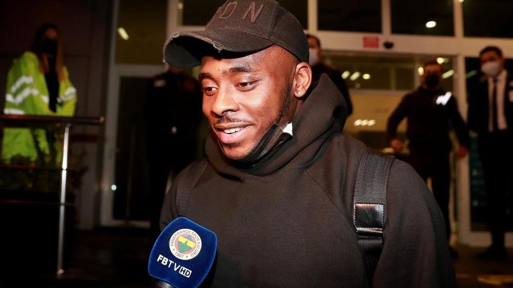Fenerbahçe’nin yeni transferi Osayi-Samuel İstanbul’da
