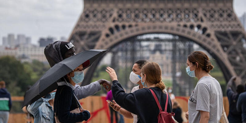 Fransa’da Covid-19 kısıtlamaları 20 Ocak’a kadar uzatıldı