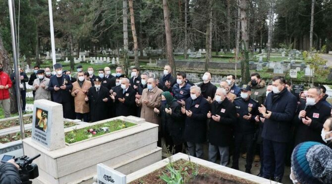 Gaffar Okkan’a küfür edenler okulda müdür!
