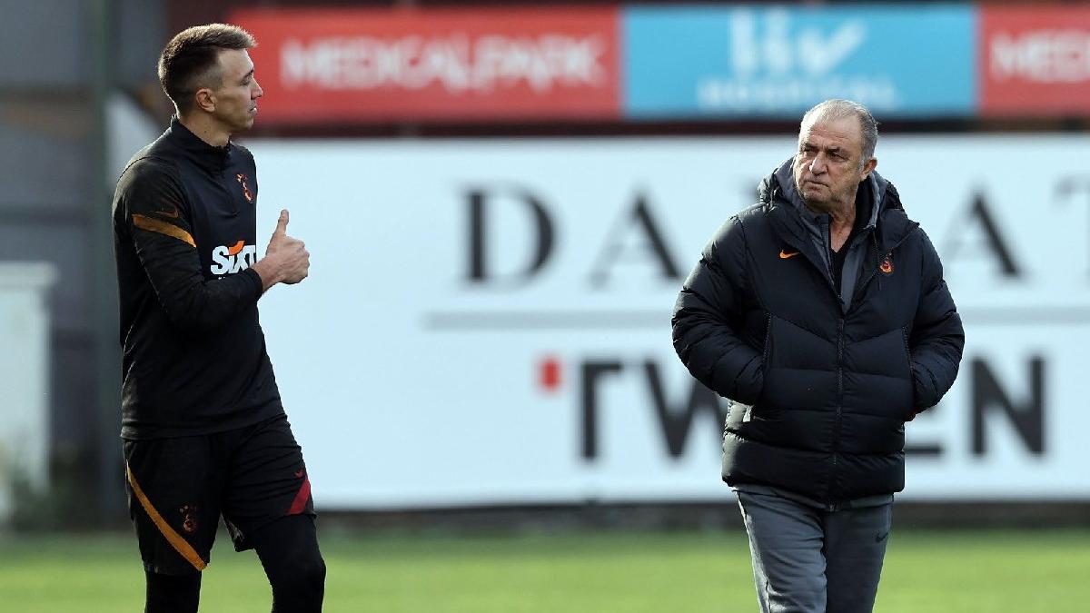 Galatasaray’ın hocası ve kaptanı yok, eksikleri çok