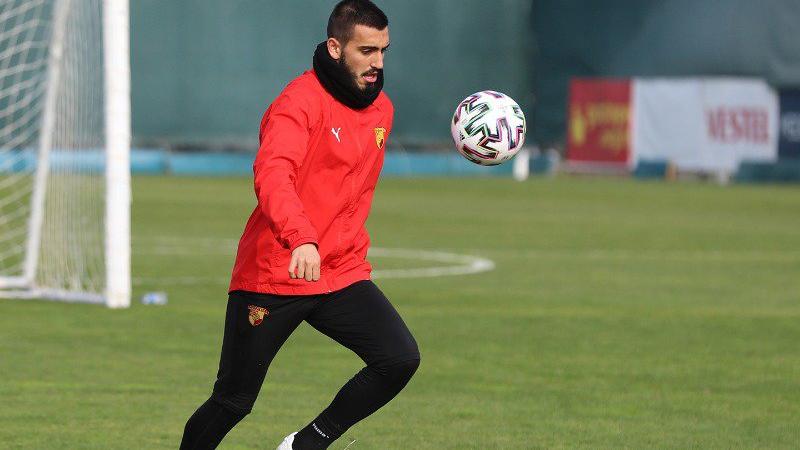 Göztepe’de formayı yere atan Yalçın Kayan’a ceza: 350 adet yeni sezon forması…