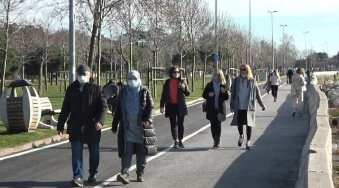 Güneşi gören İstanbullular kısıtlamayı unuttu