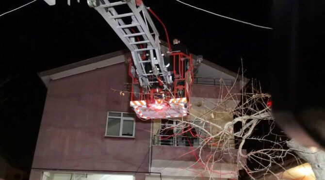 Hırsız kiracıya merdiven operasyonu