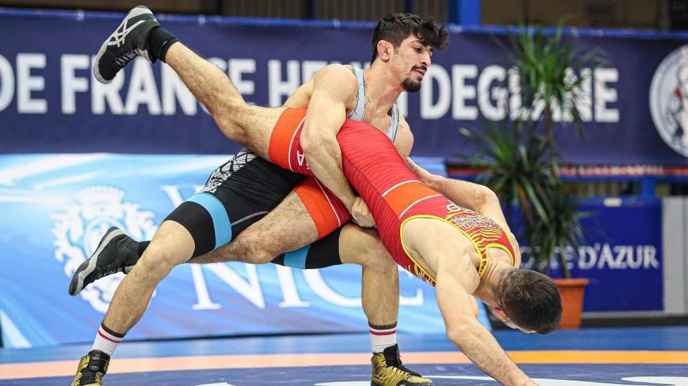 İBBSK’lı güreşçiler 2021’e madalyalarla başladı