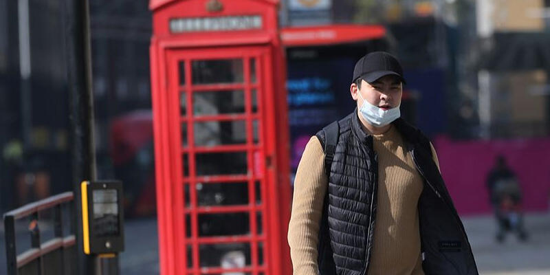 İngiltere'de Kovid-19 nedeniyle son 24 saatte 1243 kişi öldü