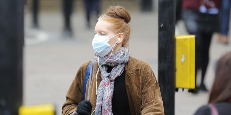 İngiltere'de Kovid-19 nedeniyle son 24 saatte 1725 kişi öldü