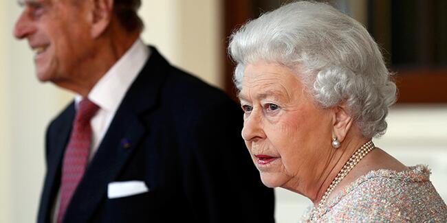 İngiltere Kraliçesi 2. Elizabeth koronavirüs aşısı oldu