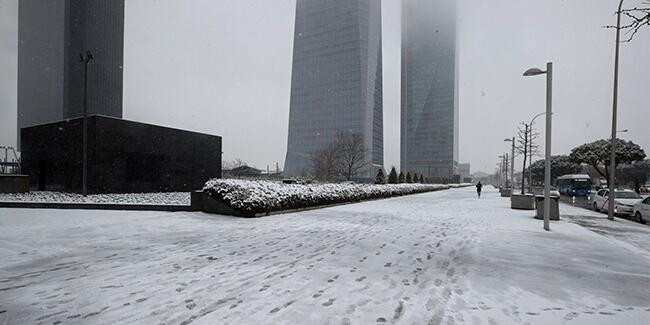 İspanya kar fırtınasına teslim oldu