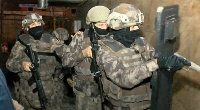 İstanbul’da 14 adreste IŞİD’e operasyon