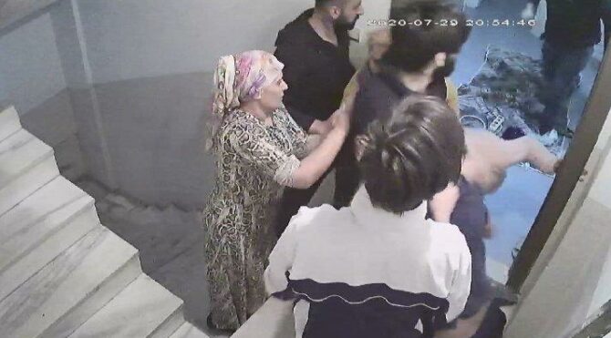 İstanbul’da dehşete düşüren anlar: ‘Annemi öldürüyorlar’