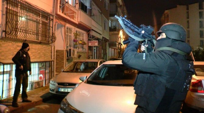 İstanbul’da IŞİD operasyonu: 16 gözaltı 
